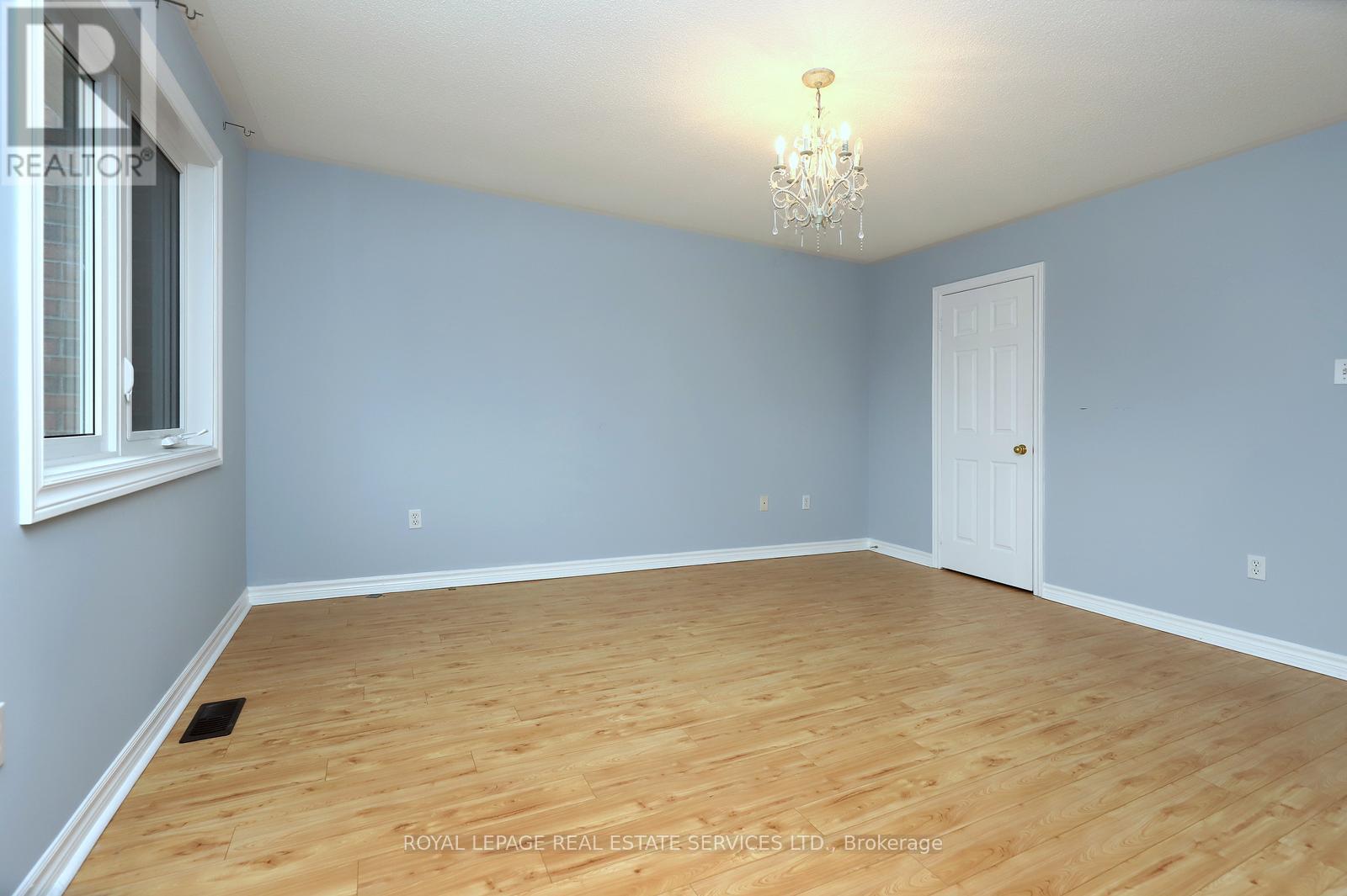 384 Riverstone Drive, Oakville, Ontario  L6H 7M4 - Photo 18 - W12547982