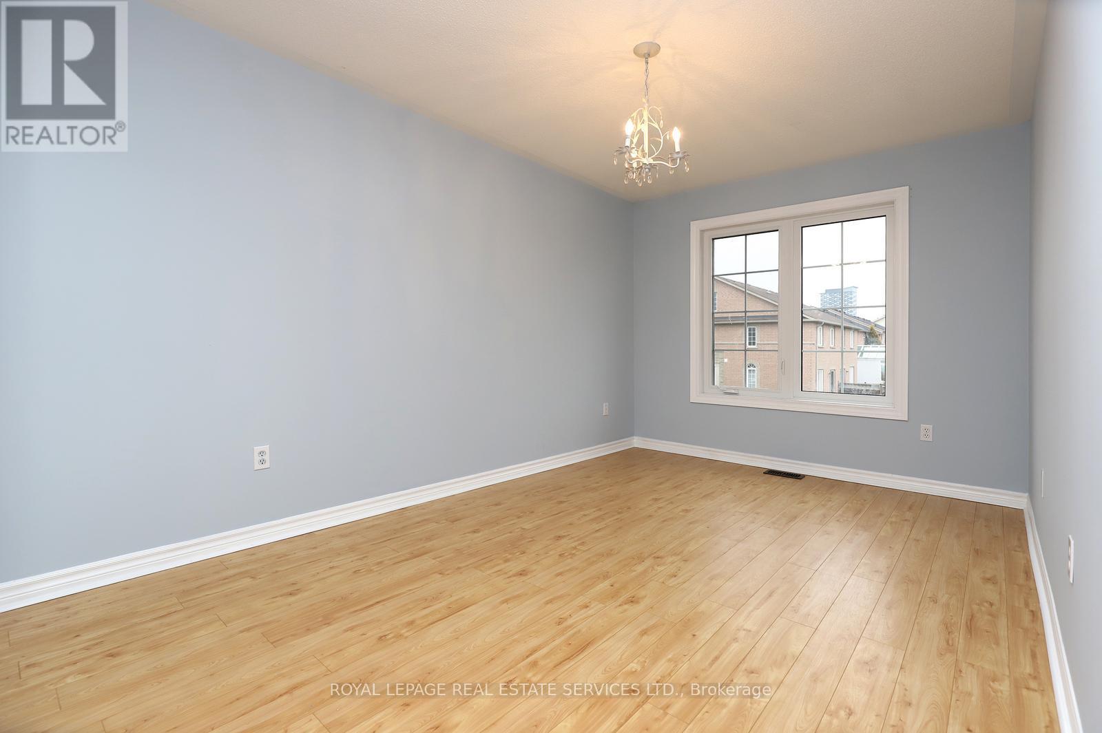 384 Riverstone Drive, Oakville, Ontario  L6H 7M4 - Photo 22 - W12547982