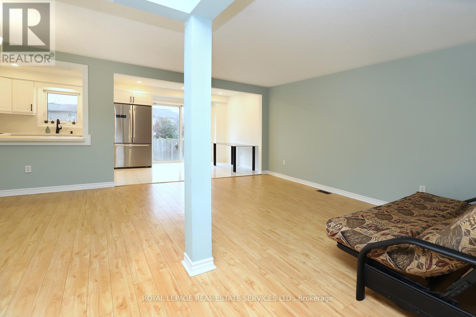 384 Riverstone Drive, Oakville, Ontario  L6H 7M4 - Photo 7 - W12547982