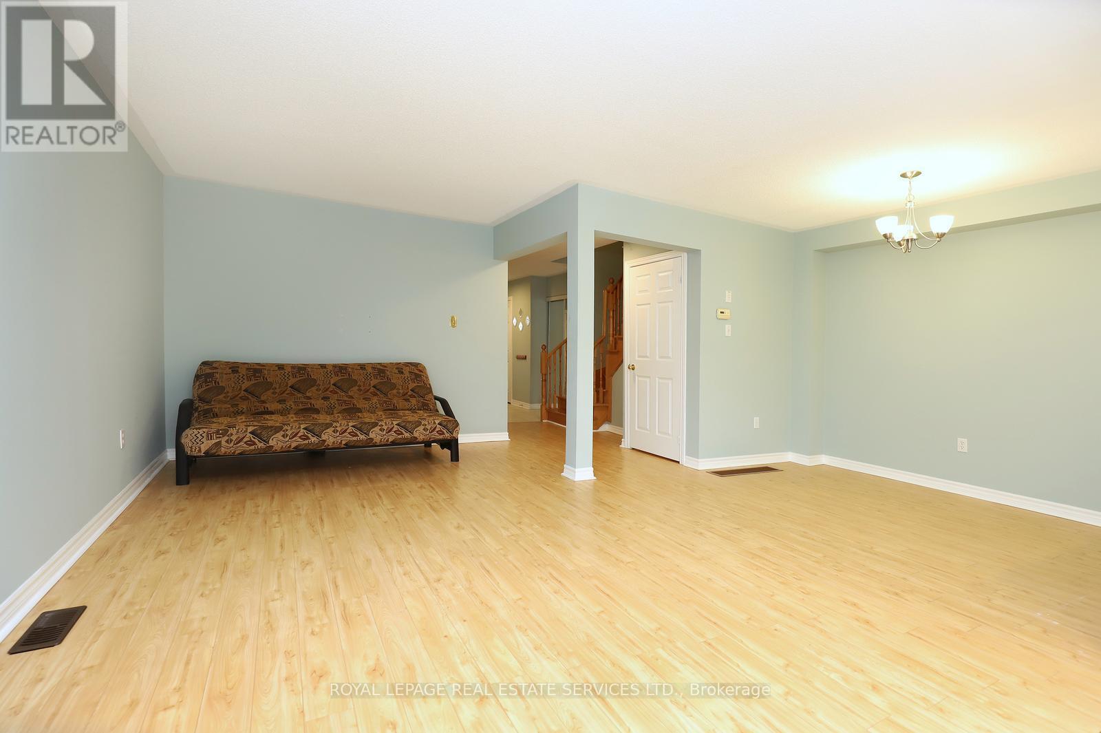 384 Riverstone Drive, Oakville, Ontario  L6H 7M4 - Photo 8 - W12547982