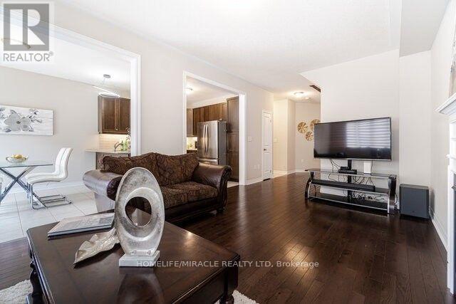 117 Finegan Circle, Brampton, Ontario  L7A 4Z7 - Photo 4 - W12547986