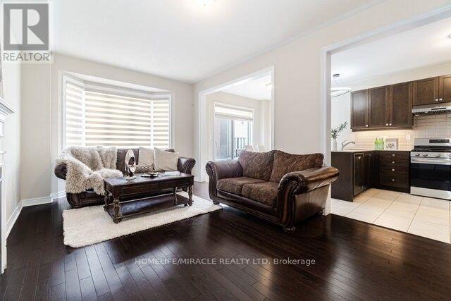 117 Finegan Circle, Brampton, Ontario  L7A 4Z7 - Photo 5 - W12547986