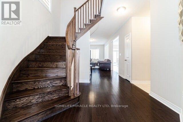 117 Finegan Circle, Brampton, Ontario  L7A 4Z7 - Photo 7 - W12547986