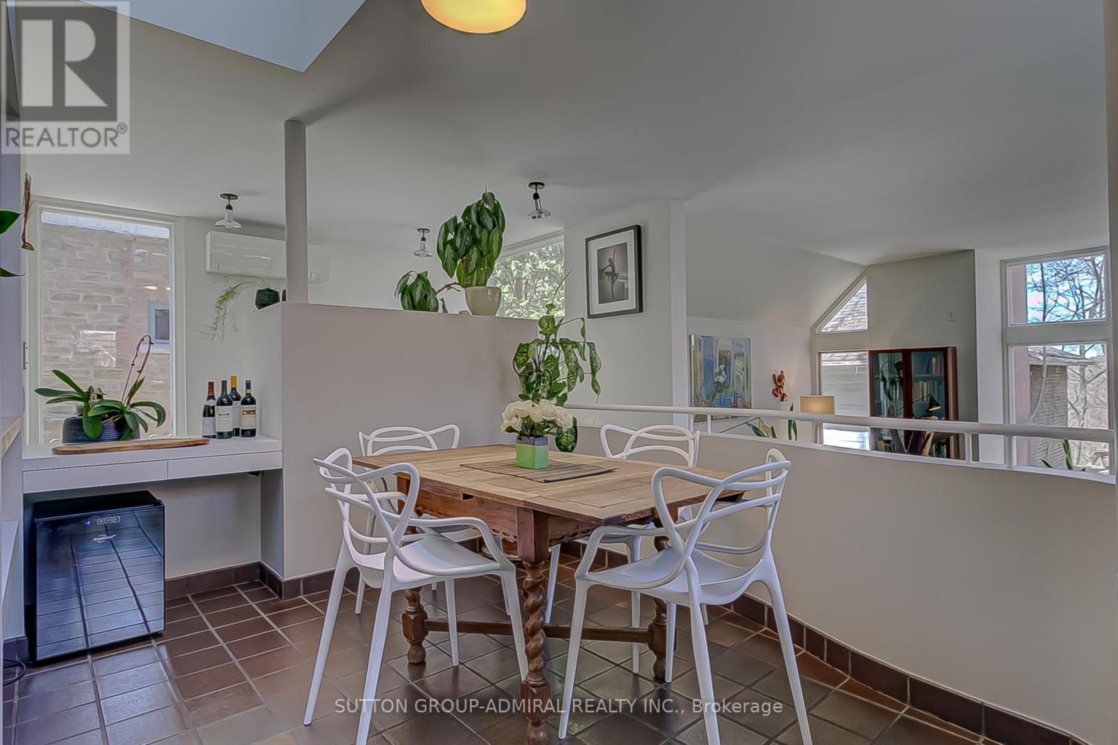 72 Baby Point Road, Toronto, Ontario  M6S 2G3 - Photo 18 - W12447263