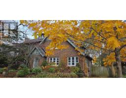 72 BABY POINT ROAD, Toronto, Ontario