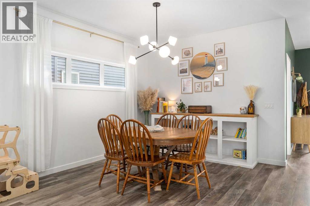 800 Reynolds Manor Sw, Airdrie, Alberta  T4B 5G2 - Photo 2 - A2267864