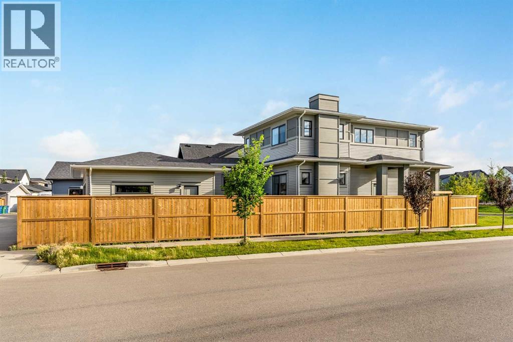 800 Reynolds Manor Sw, Airdrie, Alberta  T4B 5G2 - Photo 3 - A2267864