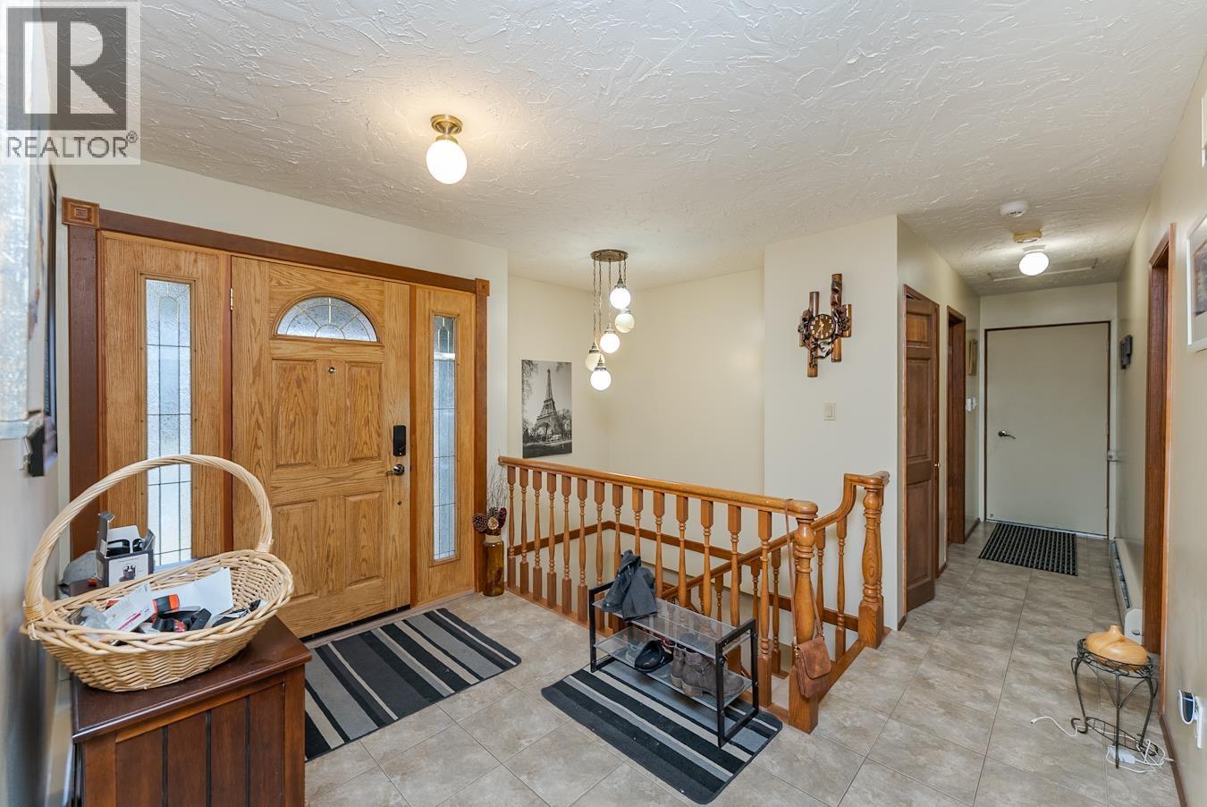 1460 Taylor Drive, Prince George, British Columbia V2L 1A2 - Photo 2 - R3067436