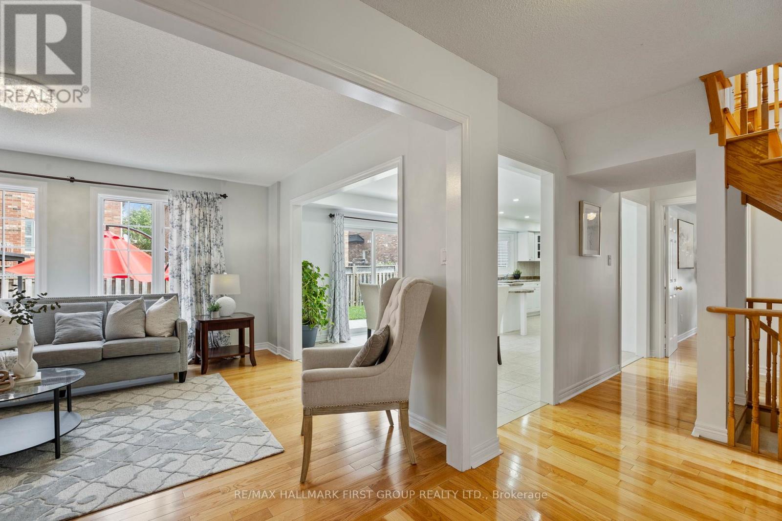 19 Ballgrove Crescent, Ajax, Ontario L1T 4Z3 - Photo 11 - E12548056