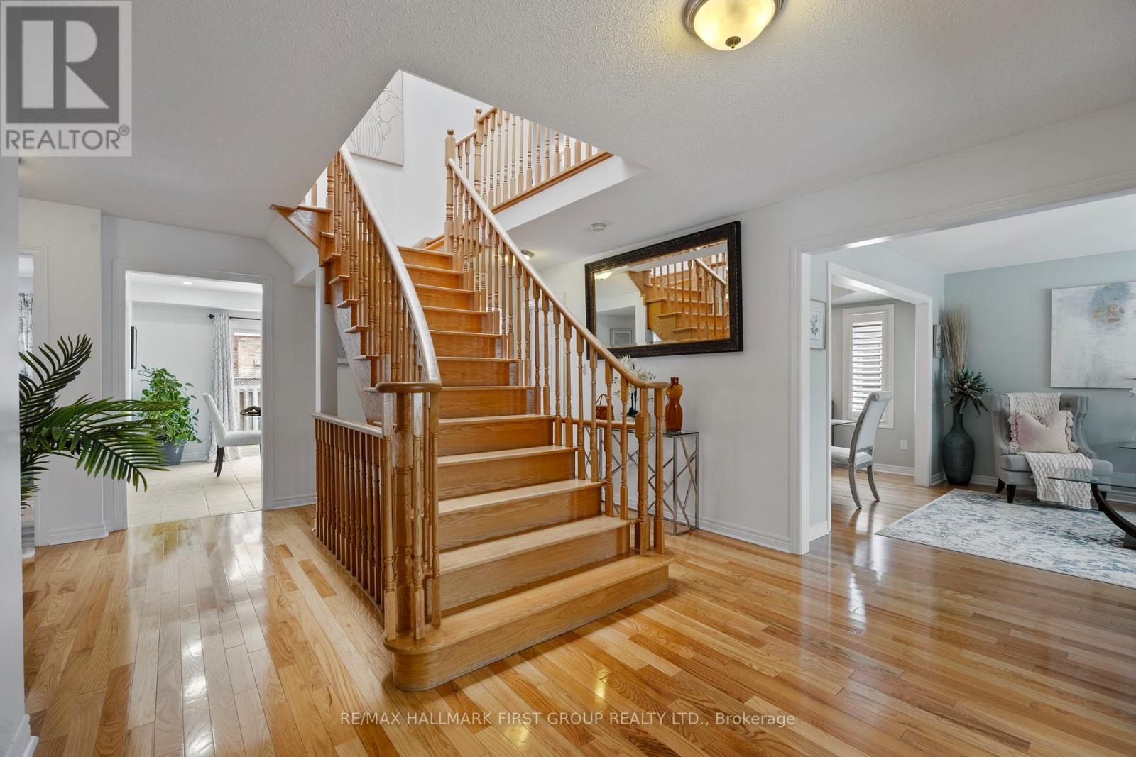 19 Ballgrove Crescent, Ajax, Ontario L1T 4Z3 - Photo 6 - E12548056