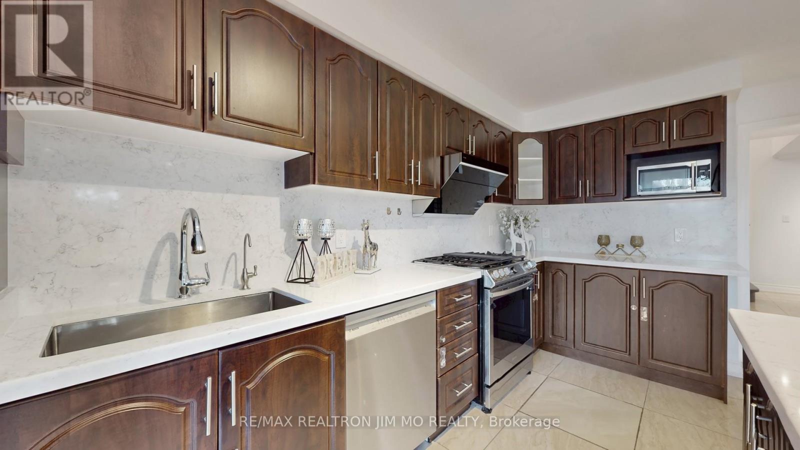 431 Stone Road, Aurora, Ontario L4G 6Z5 - Photo 16 - N12543880