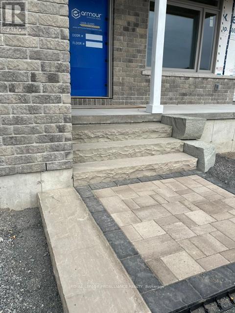 29 Schmidt Way, Quinte West, Ontario  K8V 0L5 - Photo 4 - X12470149