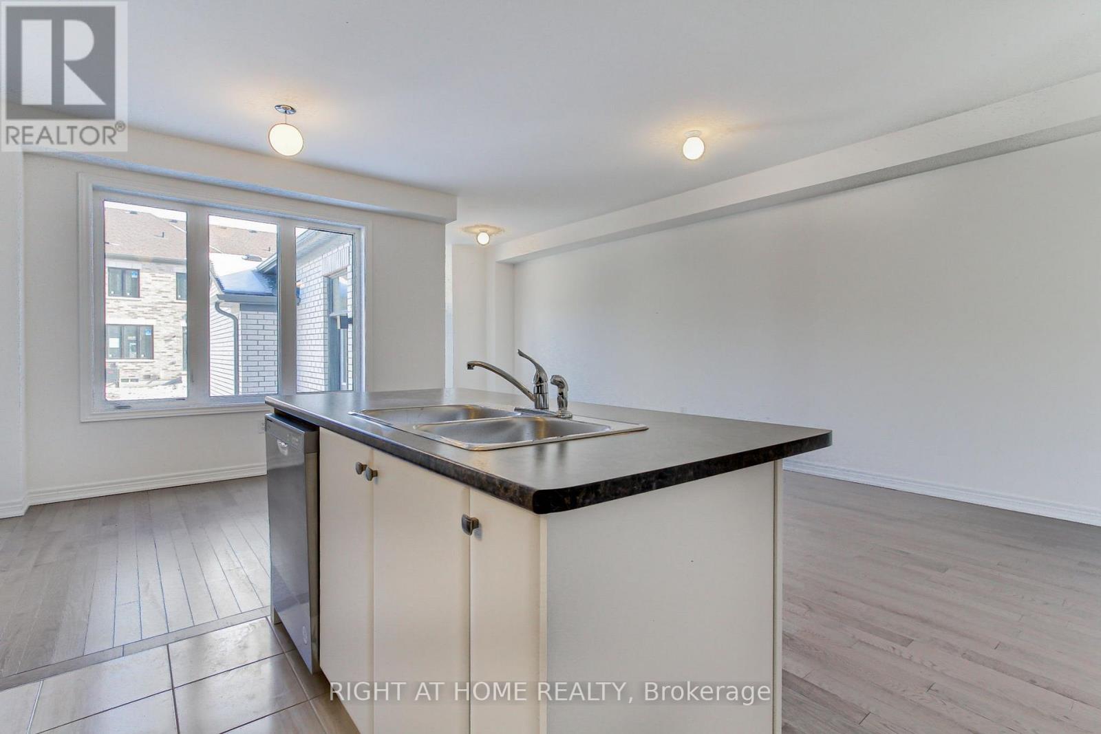 10173 Huntington Road, Vaughan, Ontario  L4H 5J5 - Photo 9 - N12548038