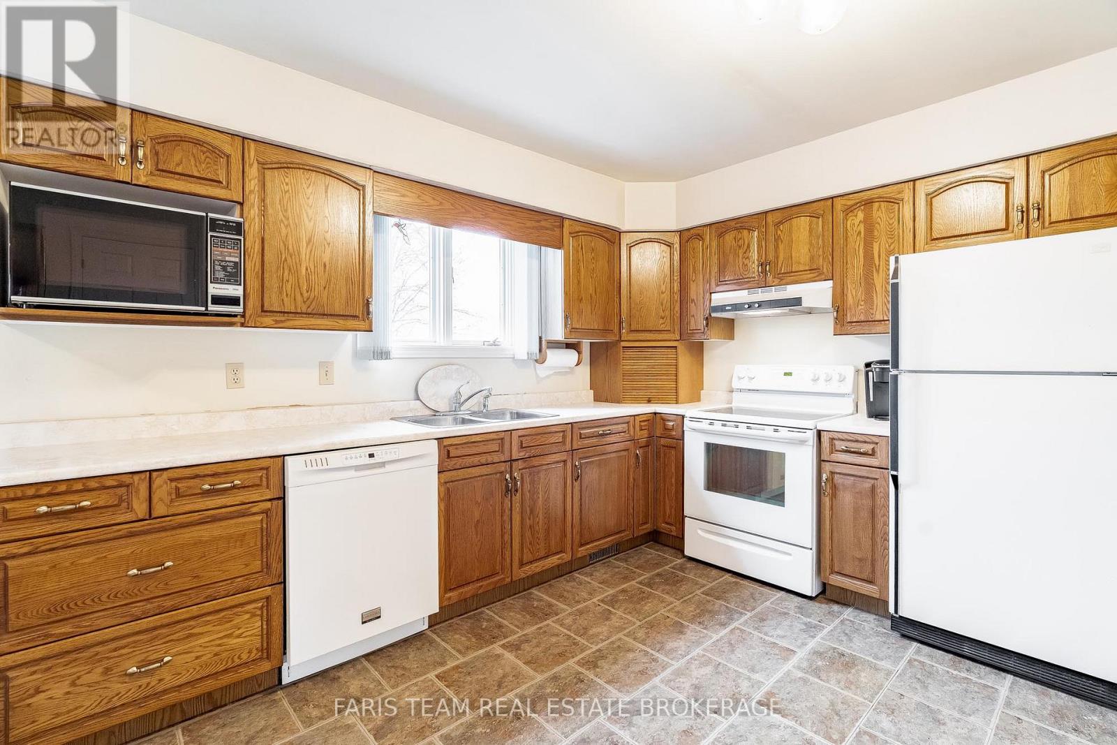 3046 Ramara Road 47, Ramara, Ontario  L0K 1B0 - Photo 6 - S12548036