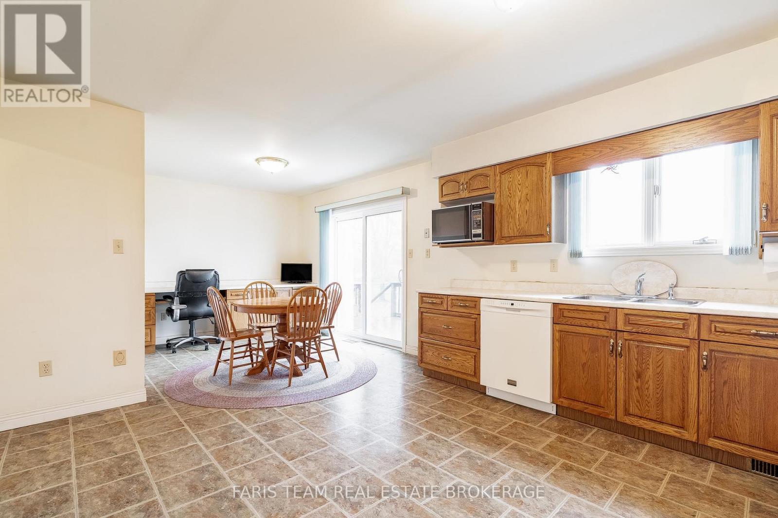 3046 Ramara Road 47, Ramara, Ontario  L0K 1B0 - Photo 8 - S12548036