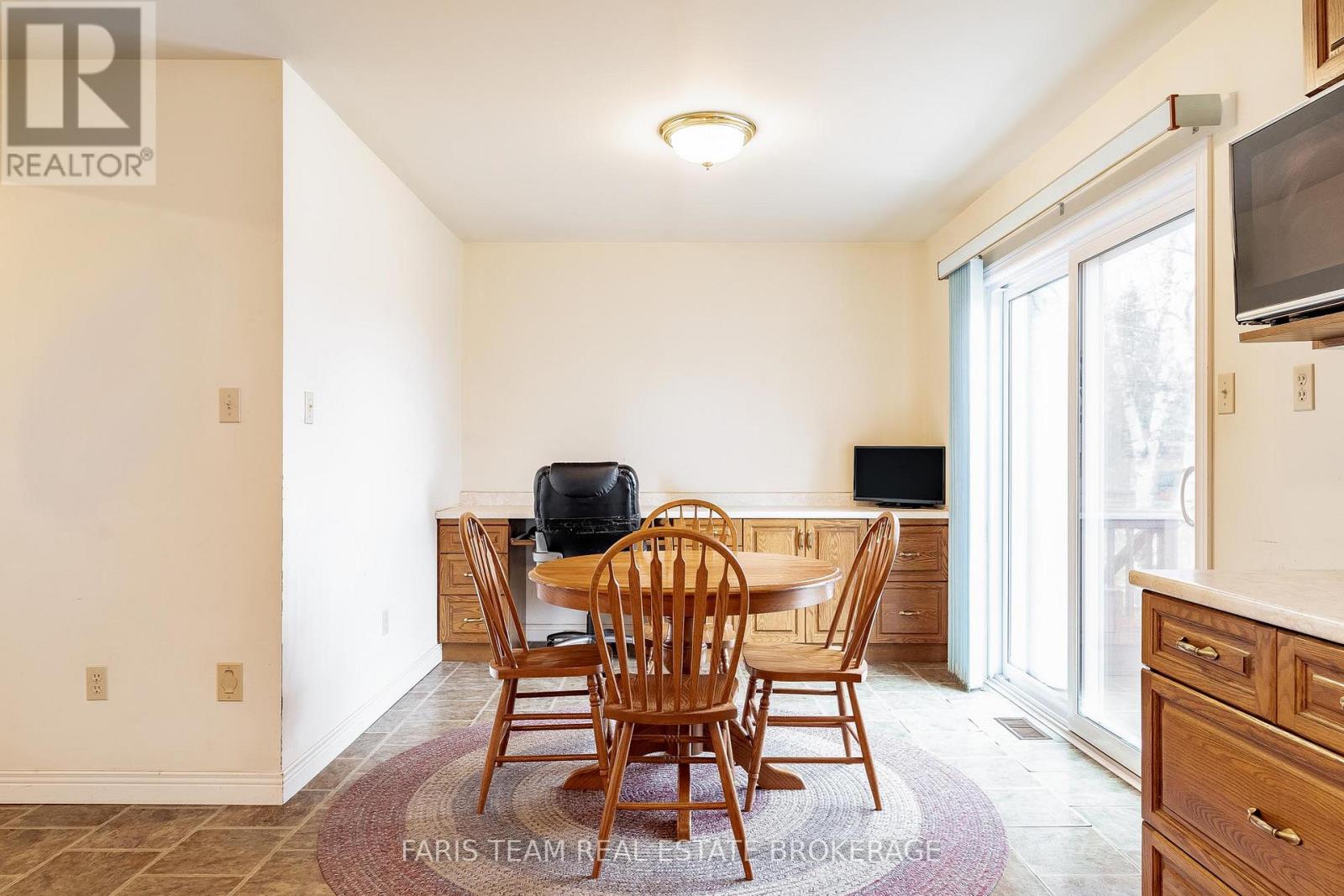 3046 Ramara Road 47, Ramara, Ontario  L0K 1B0 - Photo 9 - S12548036