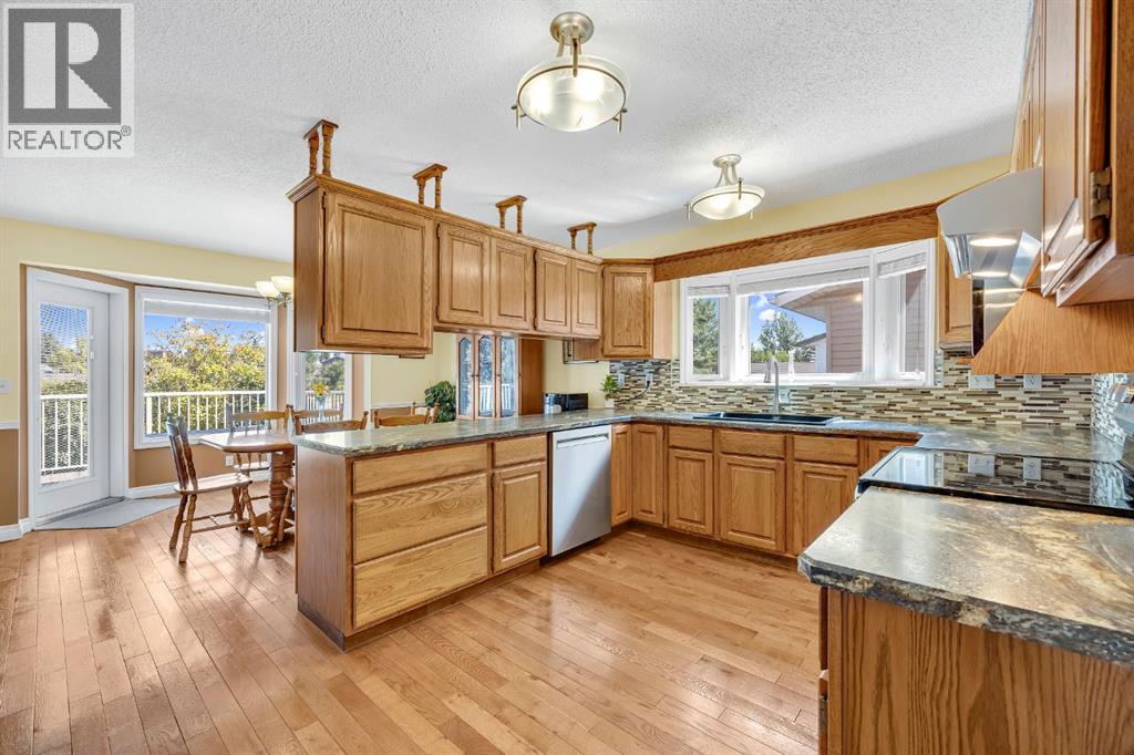 32 Rideau Close Sw, Airdrie, Alberta  T4B 1A6 - Photo 10 - A2263593