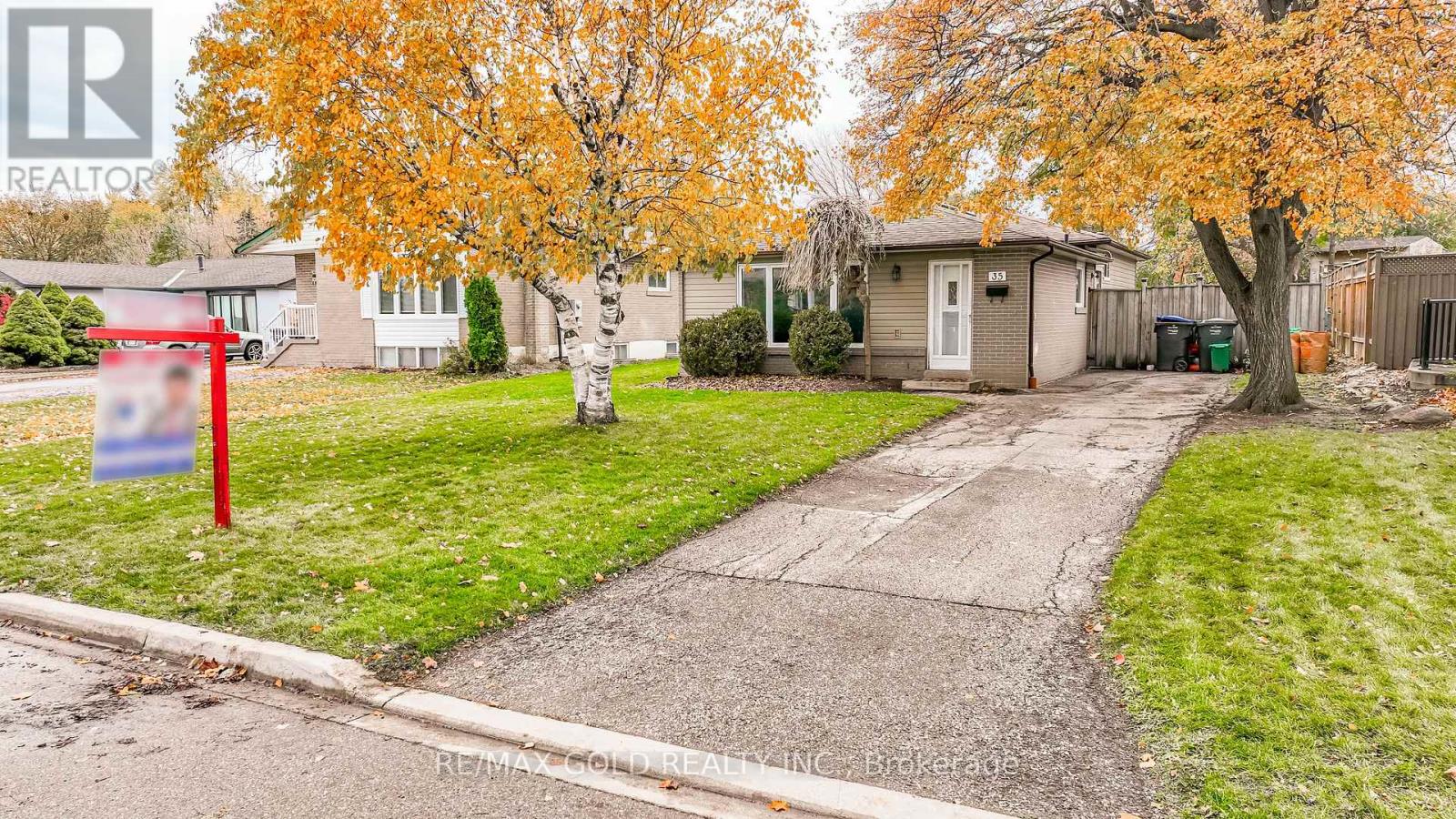 35 DUKE ROAD, Brampton, Ontario