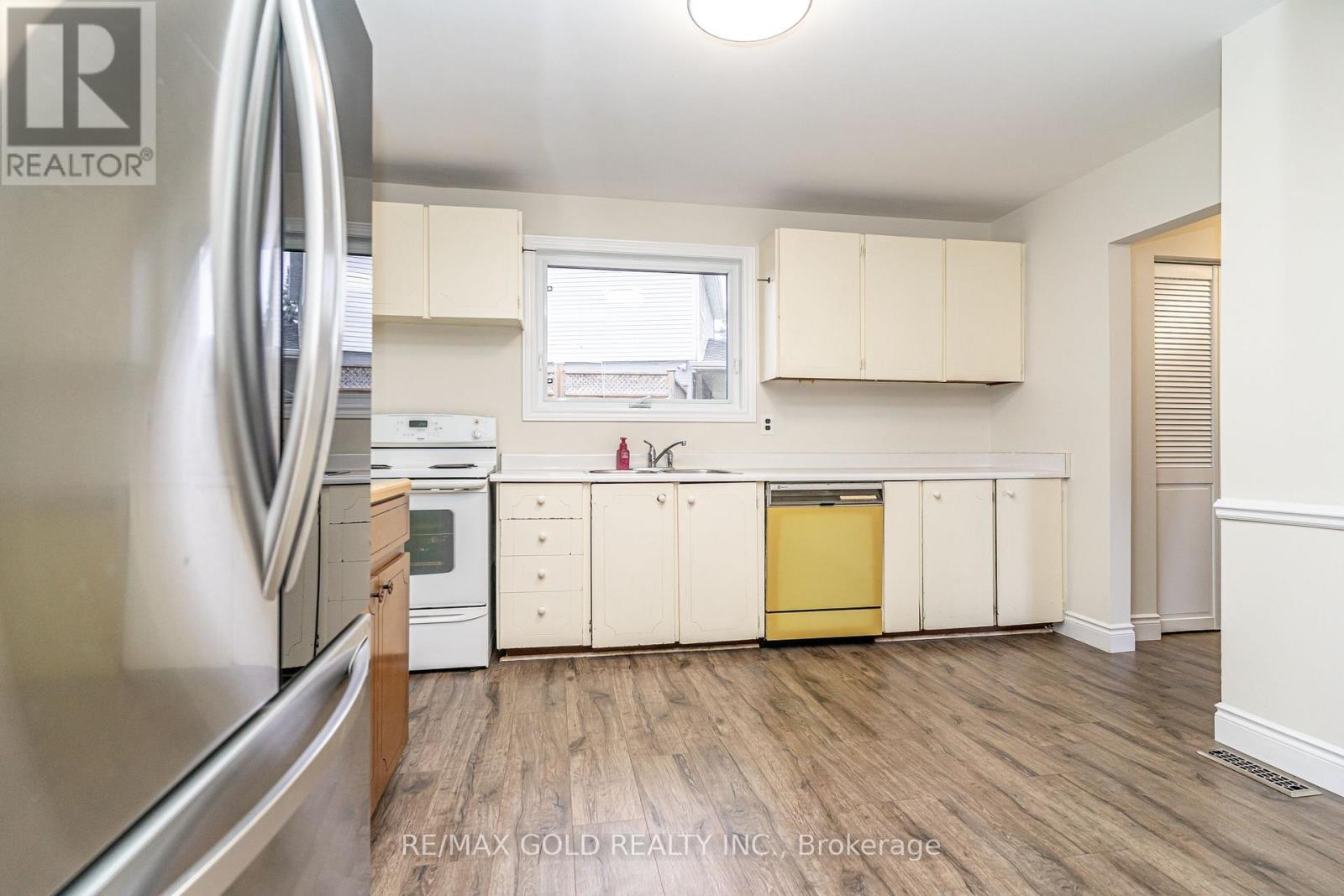 35 Duke Road, Brampton, Ontario  L6T 3J9 - Photo 13 - W12548030