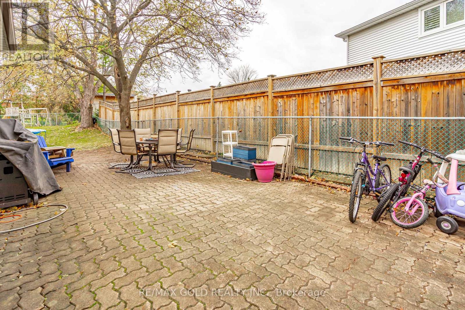 35 Duke Road, Brampton, Ontario  L6T 3J9 - Photo 34 - W12548030