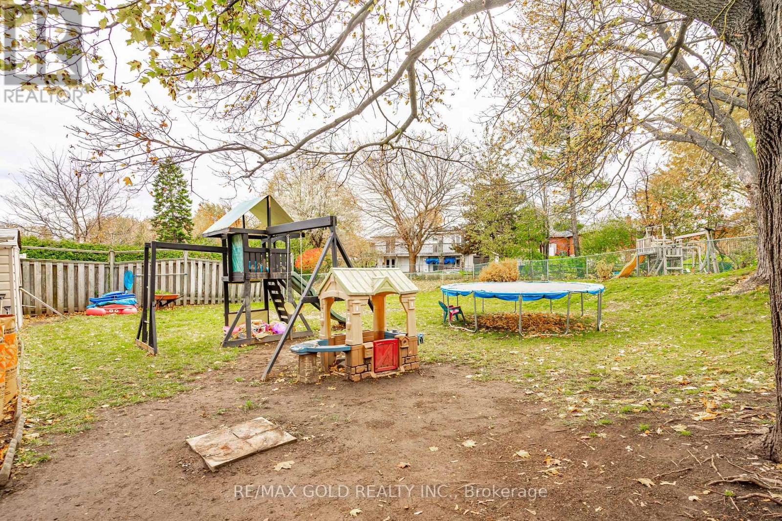 35 Duke Road, Brampton, Ontario  L6T 3J9 - Photo 35 - W12548030