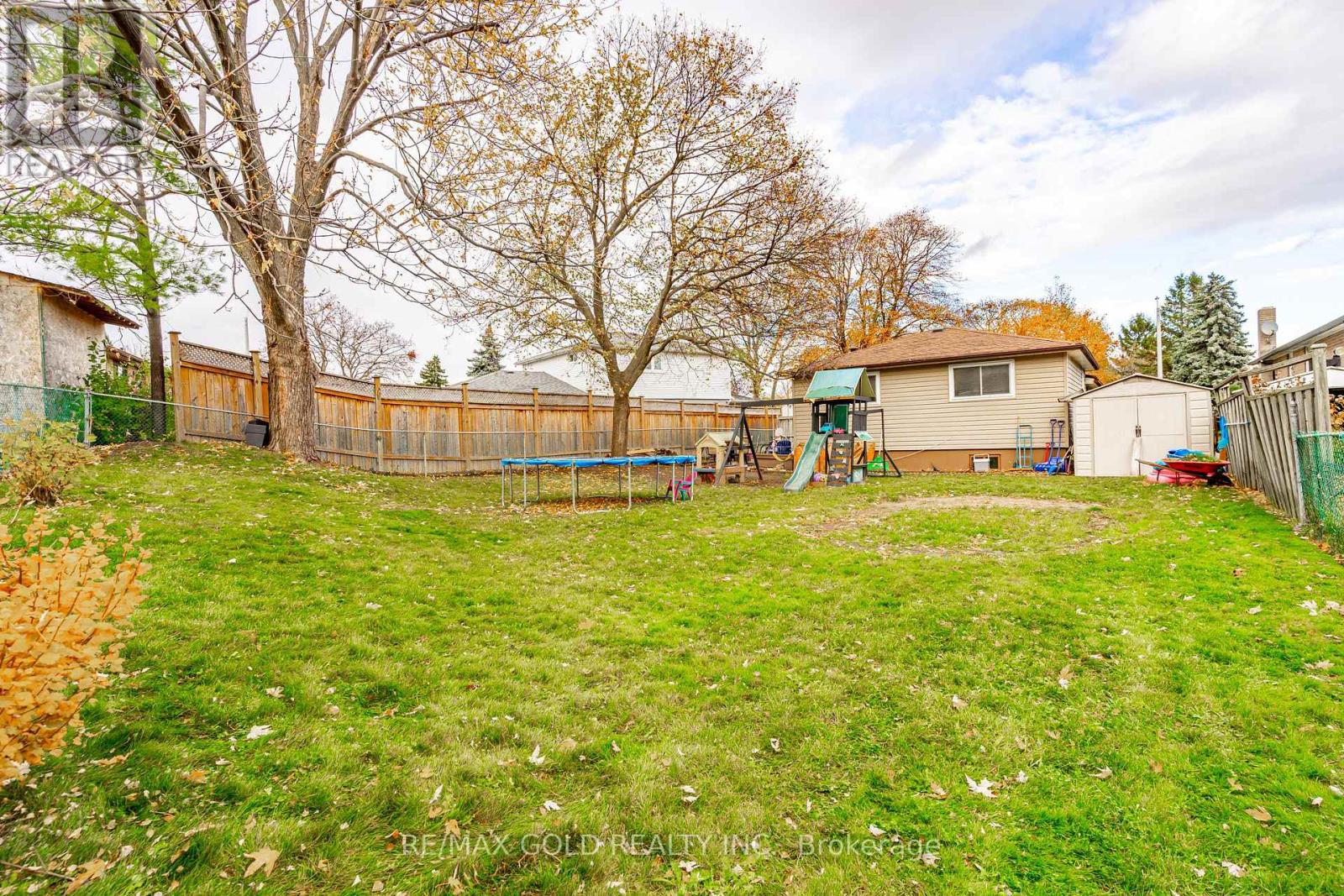 35 Duke Road, Brampton, Ontario  L6T 3J9 - Photo 37 - W12548030