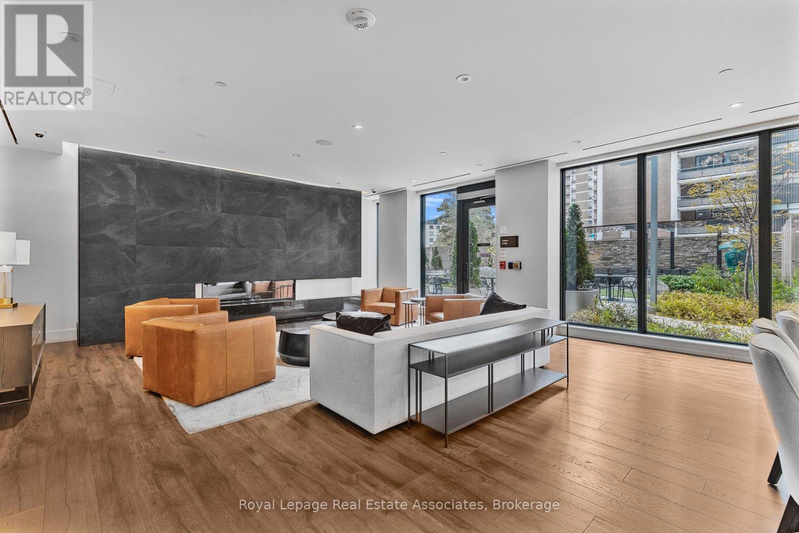 805 - 21 Park Street E, Mississauga, Ontario  L5G 0C2 - Photo 19 - W12548042