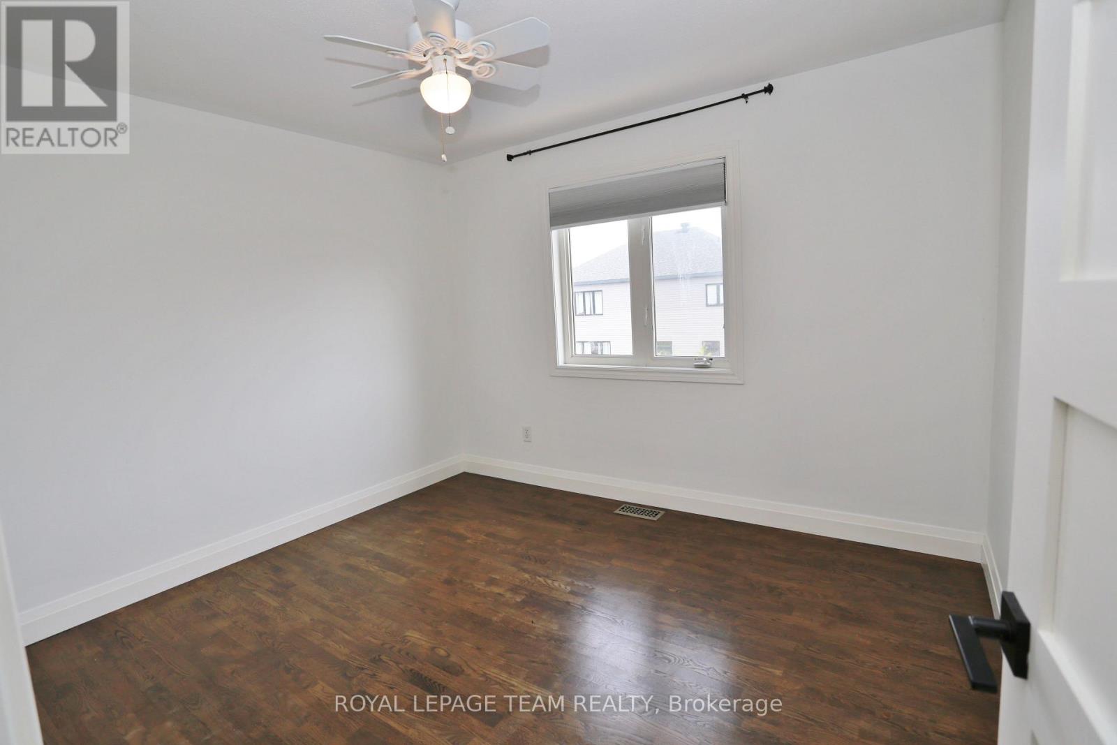 78 Friendly Crescent, Ottawa, Ontario  K2S 2B5 - Photo 15 - X12548104