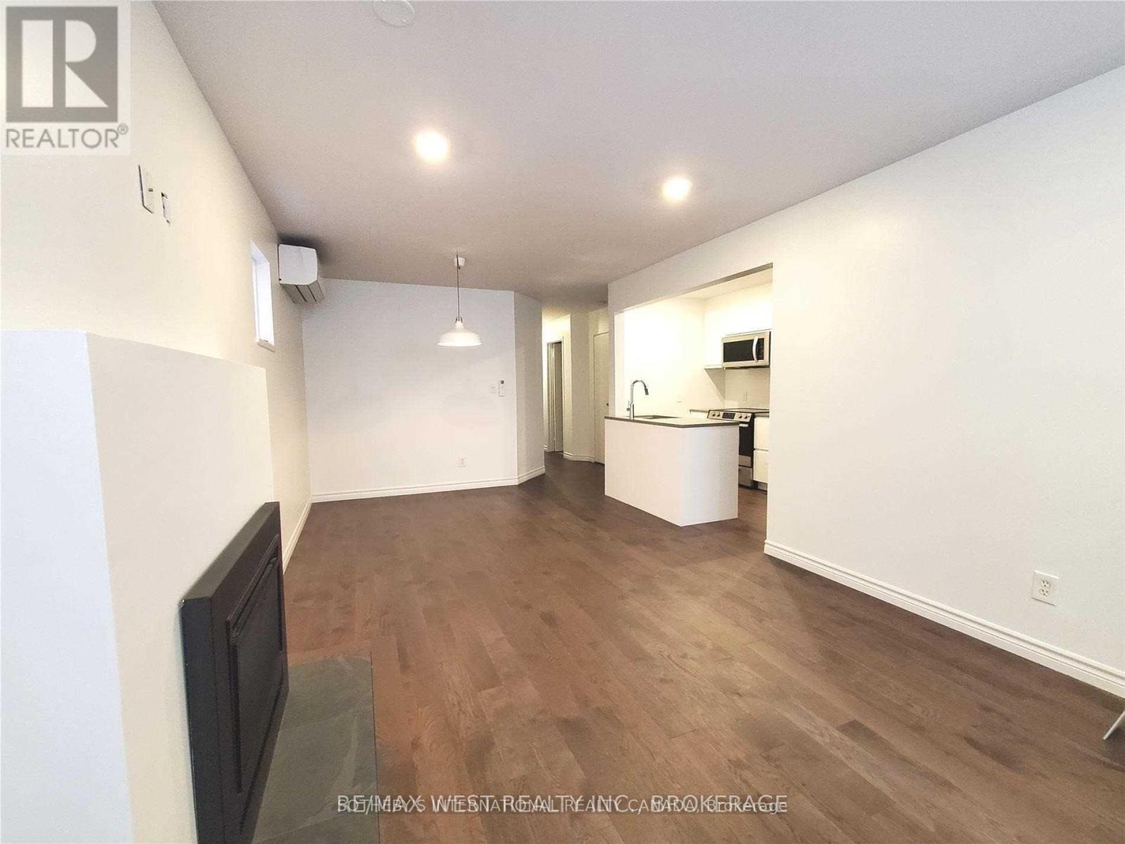 1458 Bayview Avenue, Toronto, Ontario  M4G 3B3 - Photo 4 - C12547966