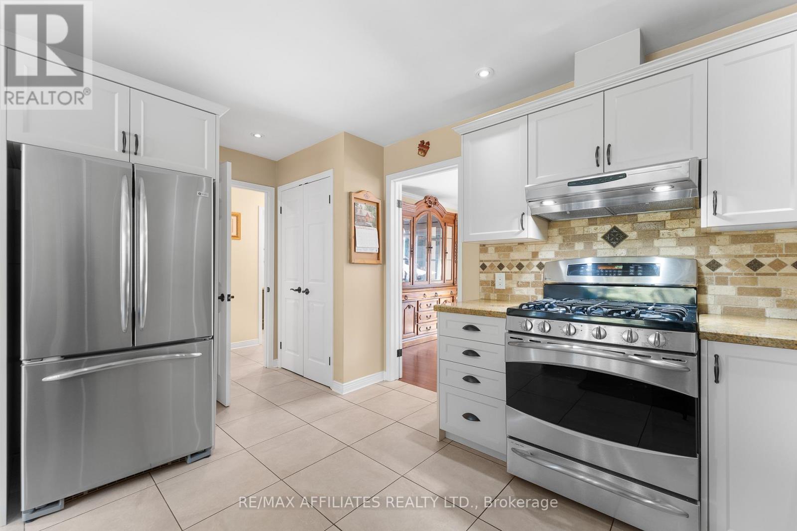 14 Panandrick View Drive, Ottawa, Ontario K2W 1A5 - Photo 15 - X12460798