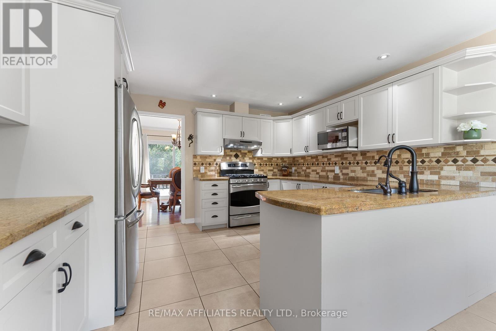 14 Panandrick View Drive, Ottawa, Ontario K2W 1A5 - Photo 13 - X12460798