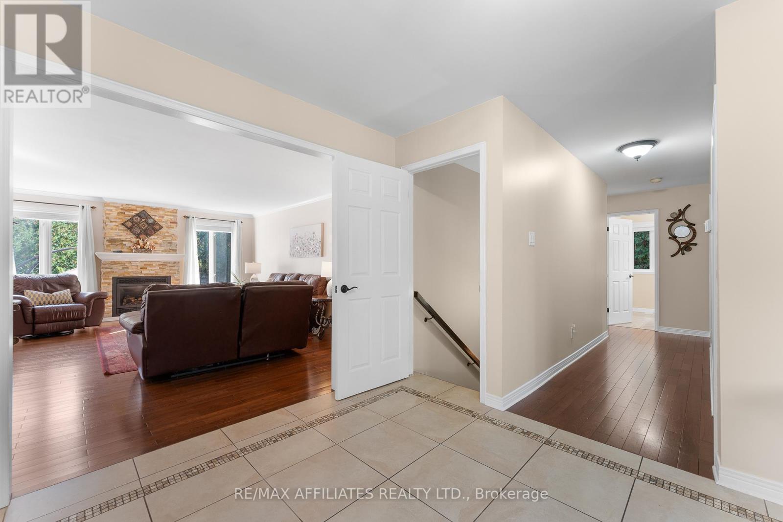 14 Panandrick View Drive, Ottawa, Ontario K2W 1A5 - Photo 18 - X12460798