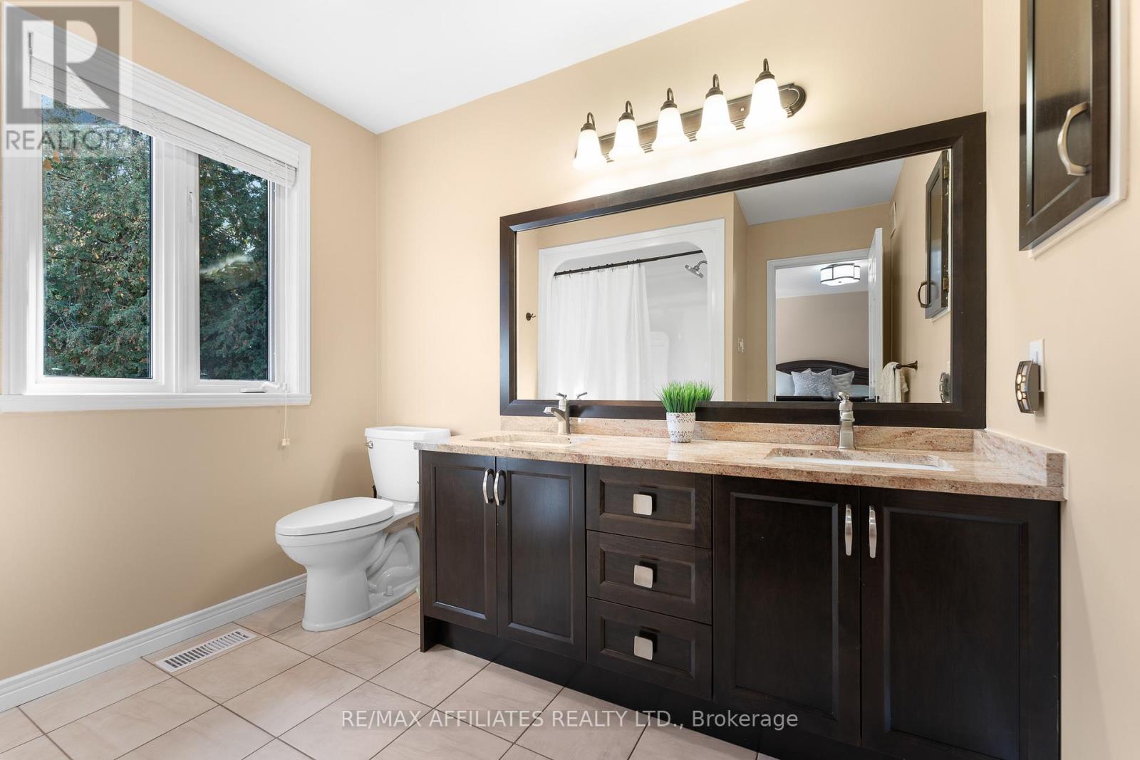 14 Panandrick View Drive, Ottawa, Ontario K2W 1A5 - Photo 21 - X12460798