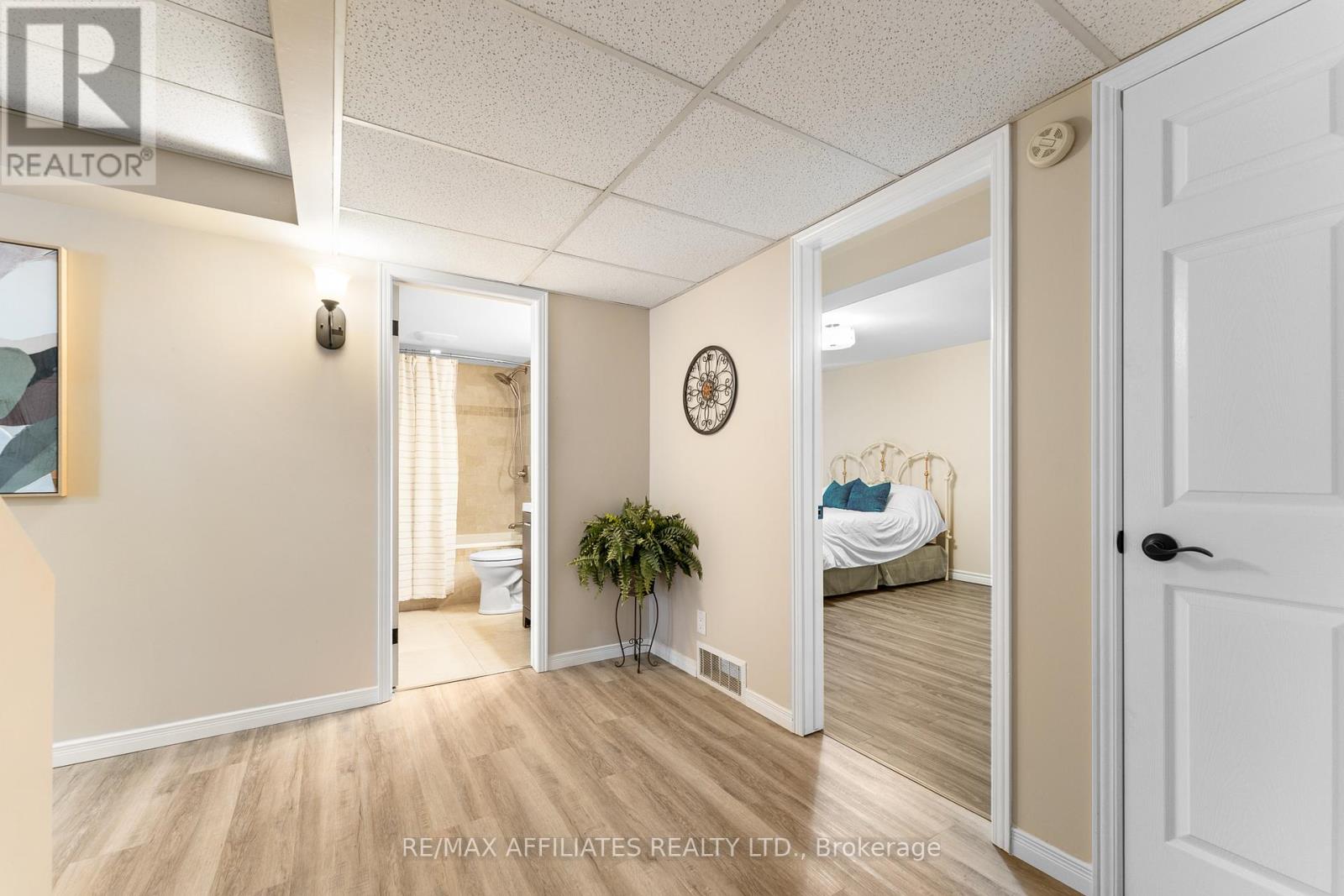 14 Panandrick View Drive, Ottawa, Ontario K2W 1A5 - Photo 41 - X12460798