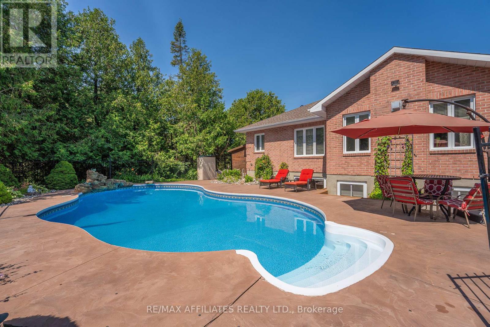 14 Panandrick View Drive, Ottawa, Ontario K2W 1A5 - Photo 43 - X12460798