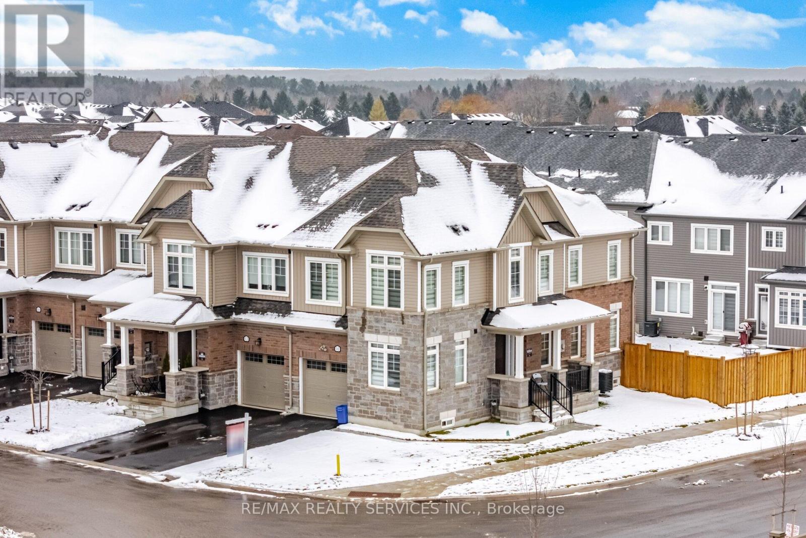 10 Conboy Drive, Erin, Ontario  N0B 1T0 - Photo 2 - X12548052