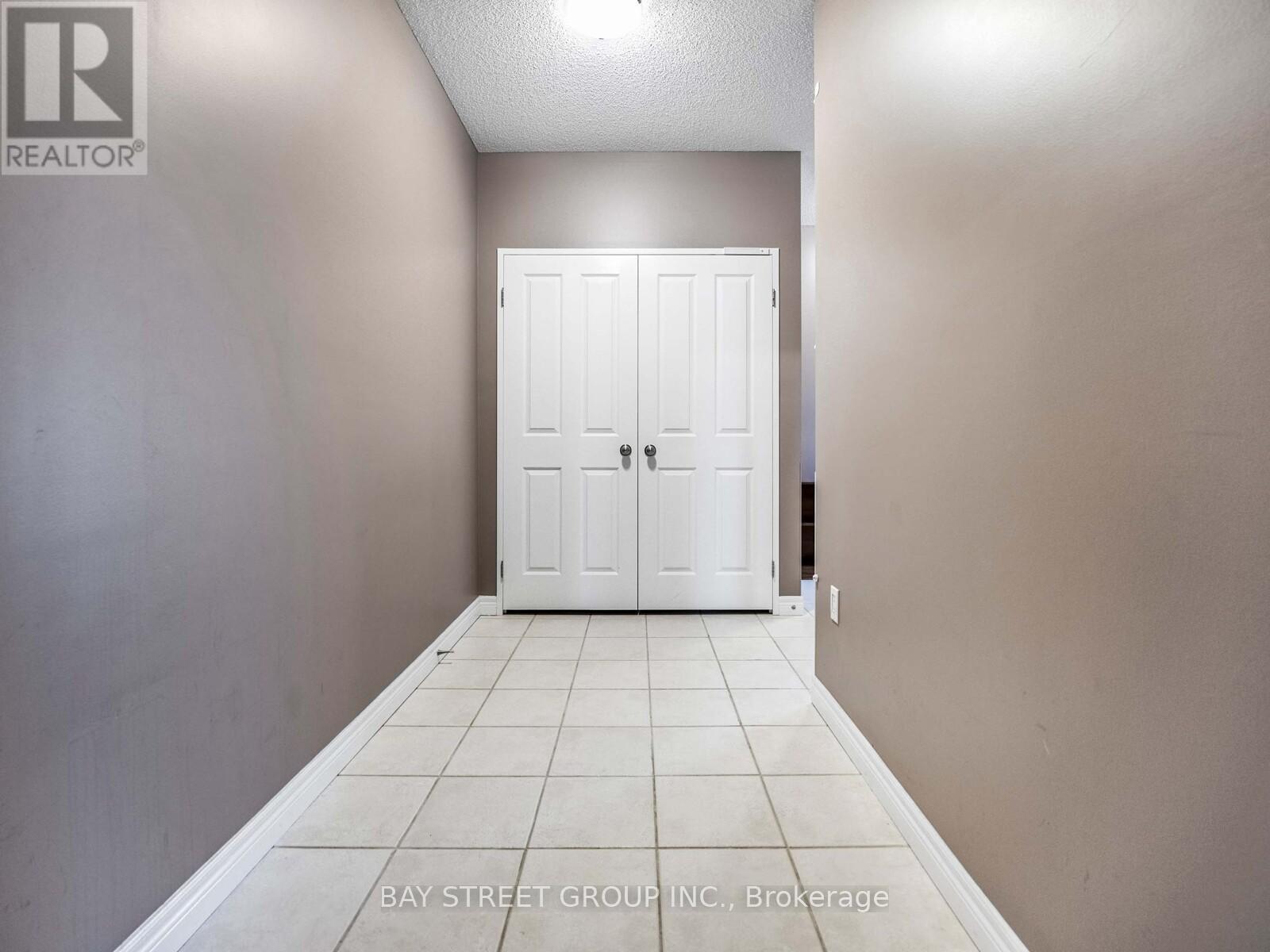 606 - 255 Keats Way, Waterloo, Ontario  N2L 6N6 - Photo 7 - X12548058