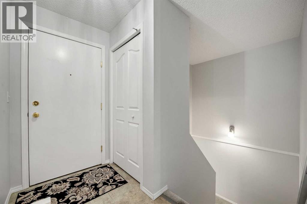 1208 Millrise Point Sw, Calgary, Alberta  T2Y 3W4 - Photo 9 - A2264267