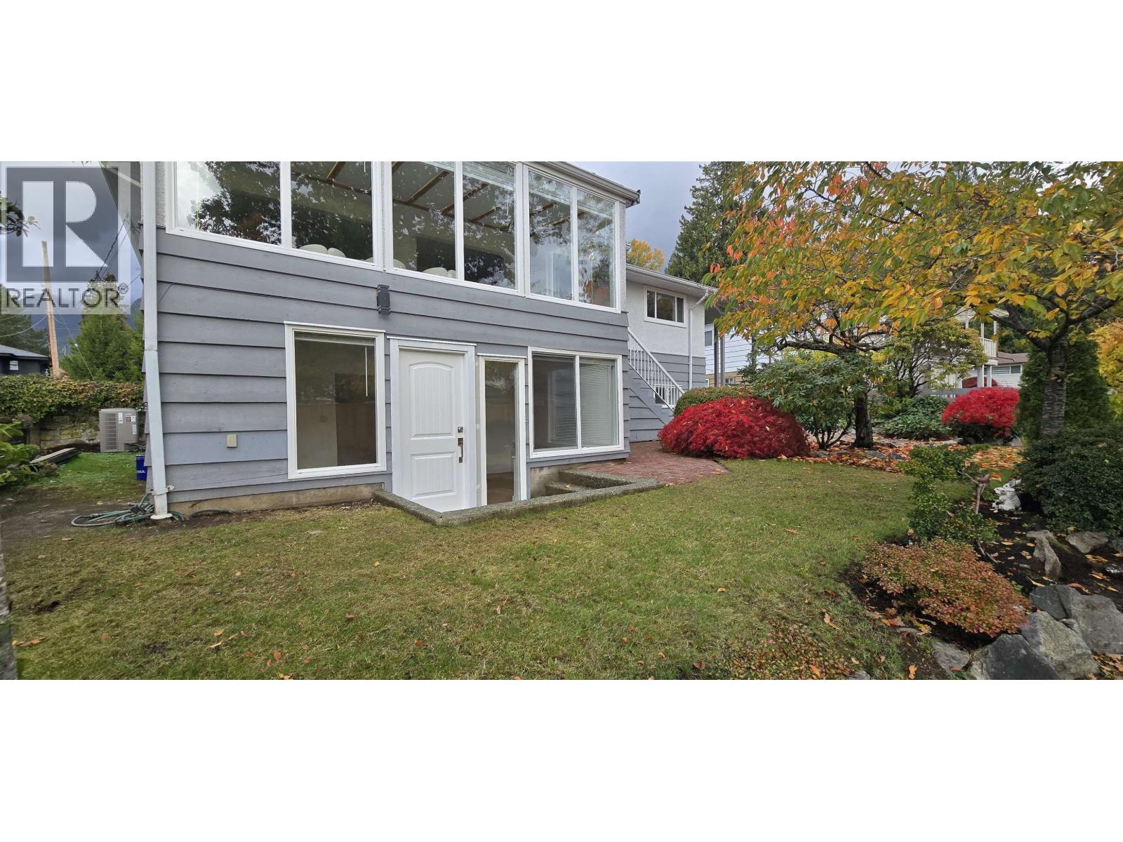 4097 Sunntcrest Drive, Vancouver, British Columbia  V7R 3E6 - Photo 2 - R3067692