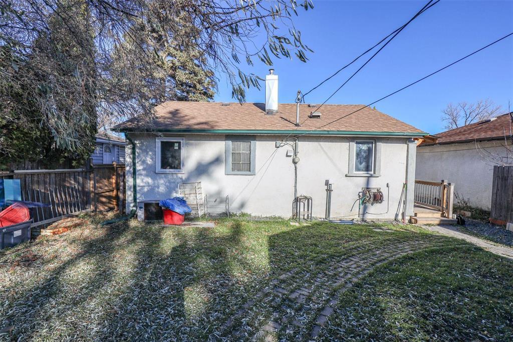 1834 Lismore Avenue, Winnipeg, Manitoba  R2R 0B1 - Photo 16 - 202528260