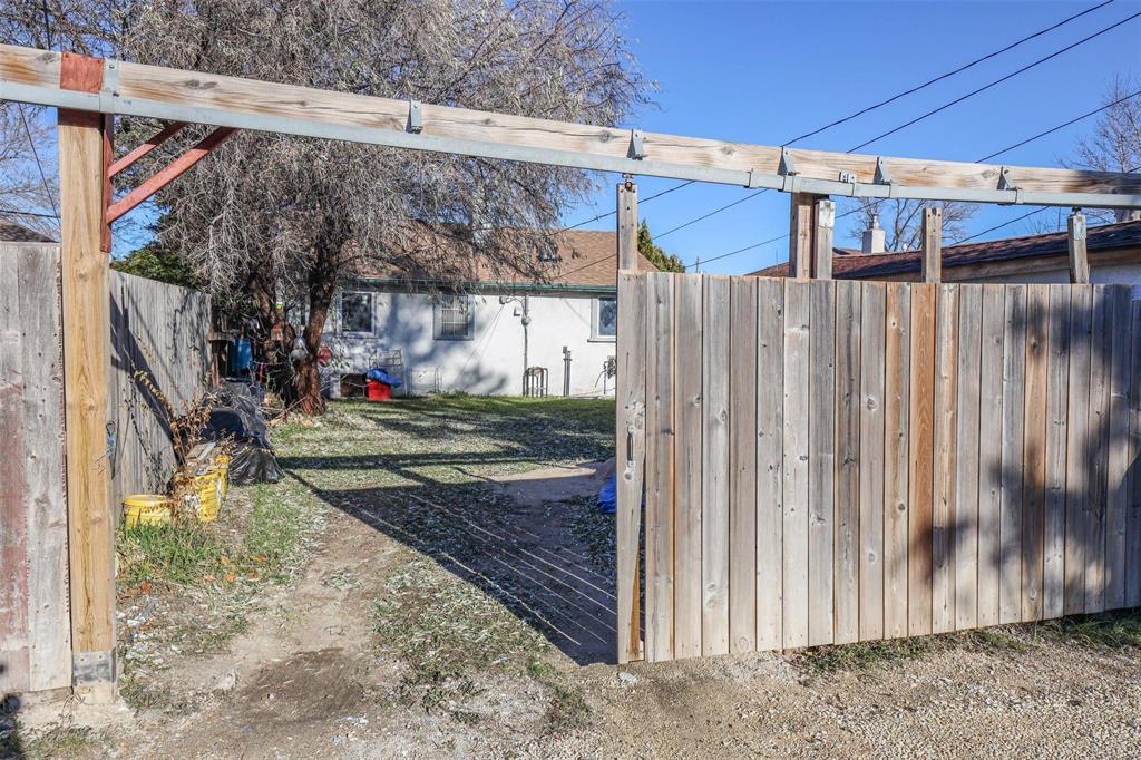 1834 Lismore Avenue, Winnipeg, Manitoba  R2R 0B1 - Photo 18 - 202528260
