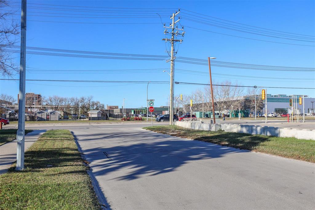 1834 Lismore Avenue, Winnipeg, Manitoba  R2R 0B1 - Photo 21 - 202528260