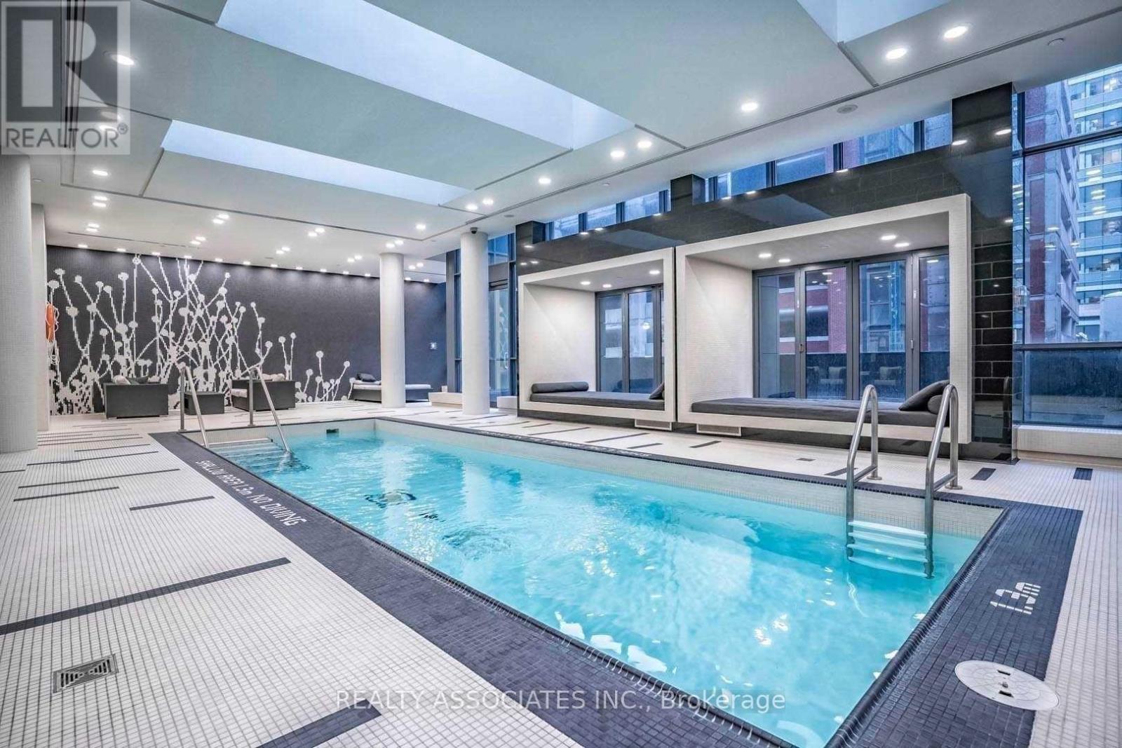 1908 - 770 Bay Street, Toronto, Ontario  M5G 0A6 - Photo 16 - C12548122