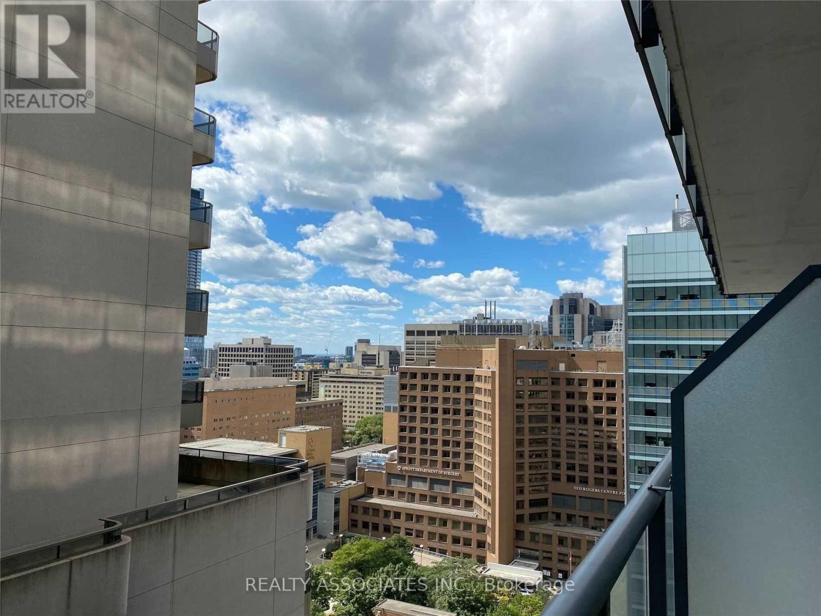 1908 - 770 Bay Street, Toronto, Ontario  M5G 0A6 - Photo 6 - C12548122