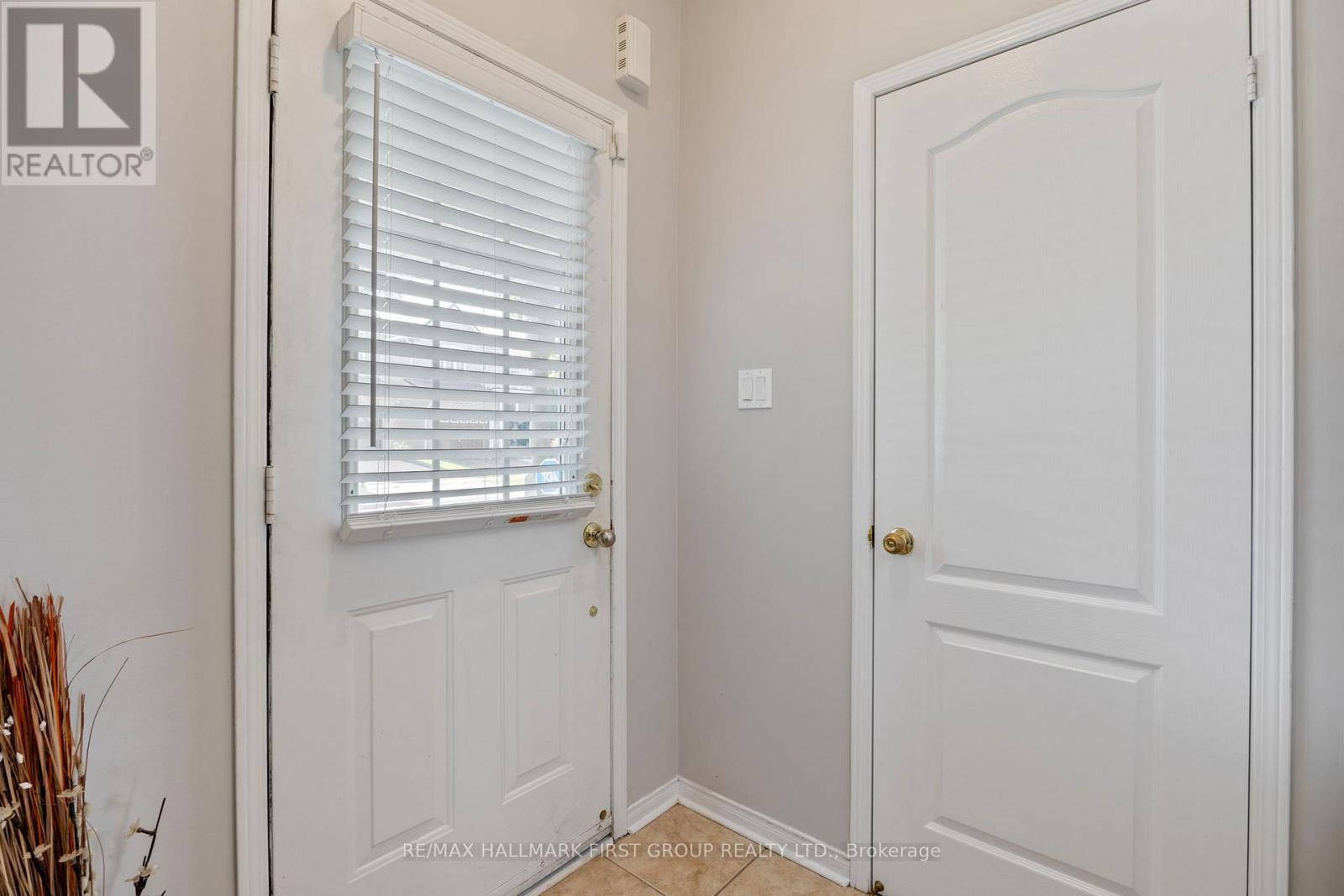 35 Salt Drive, Ajax, Ontario  L1S 7P5 - Photo 4 - E12548086