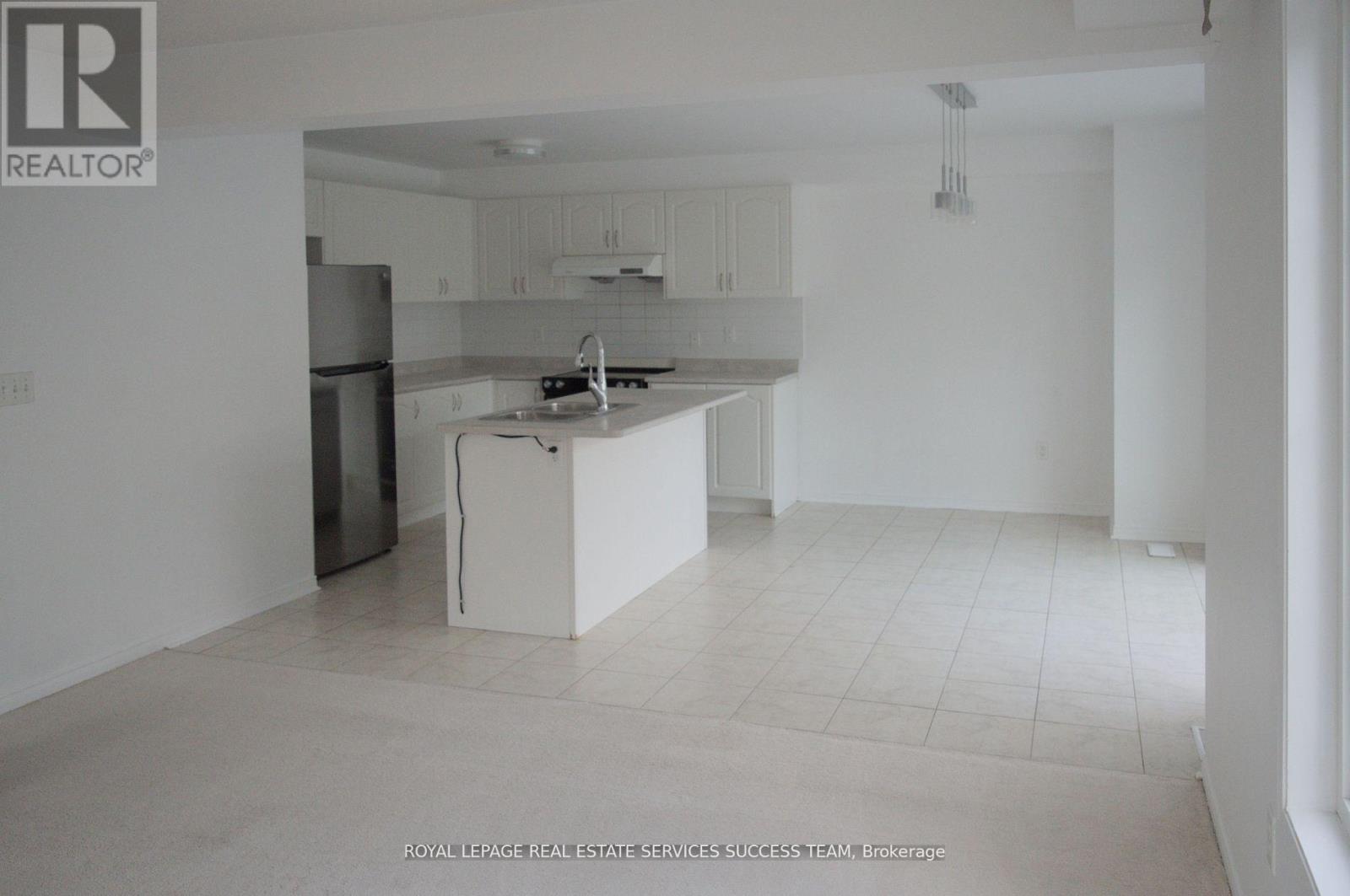 1129 Beneford Road, Oshawa, Ontario  L1K 0A1 - Photo 4 - E12548094