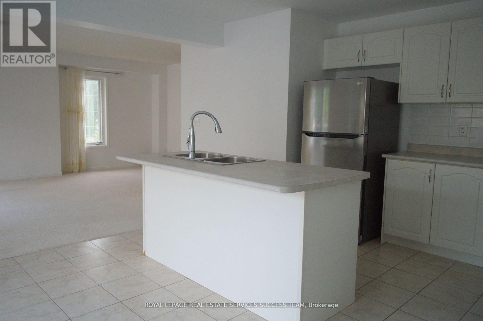 1129 Beneford Road, Oshawa, Ontario  L1K 0A1 - Photo 5 - E12548094