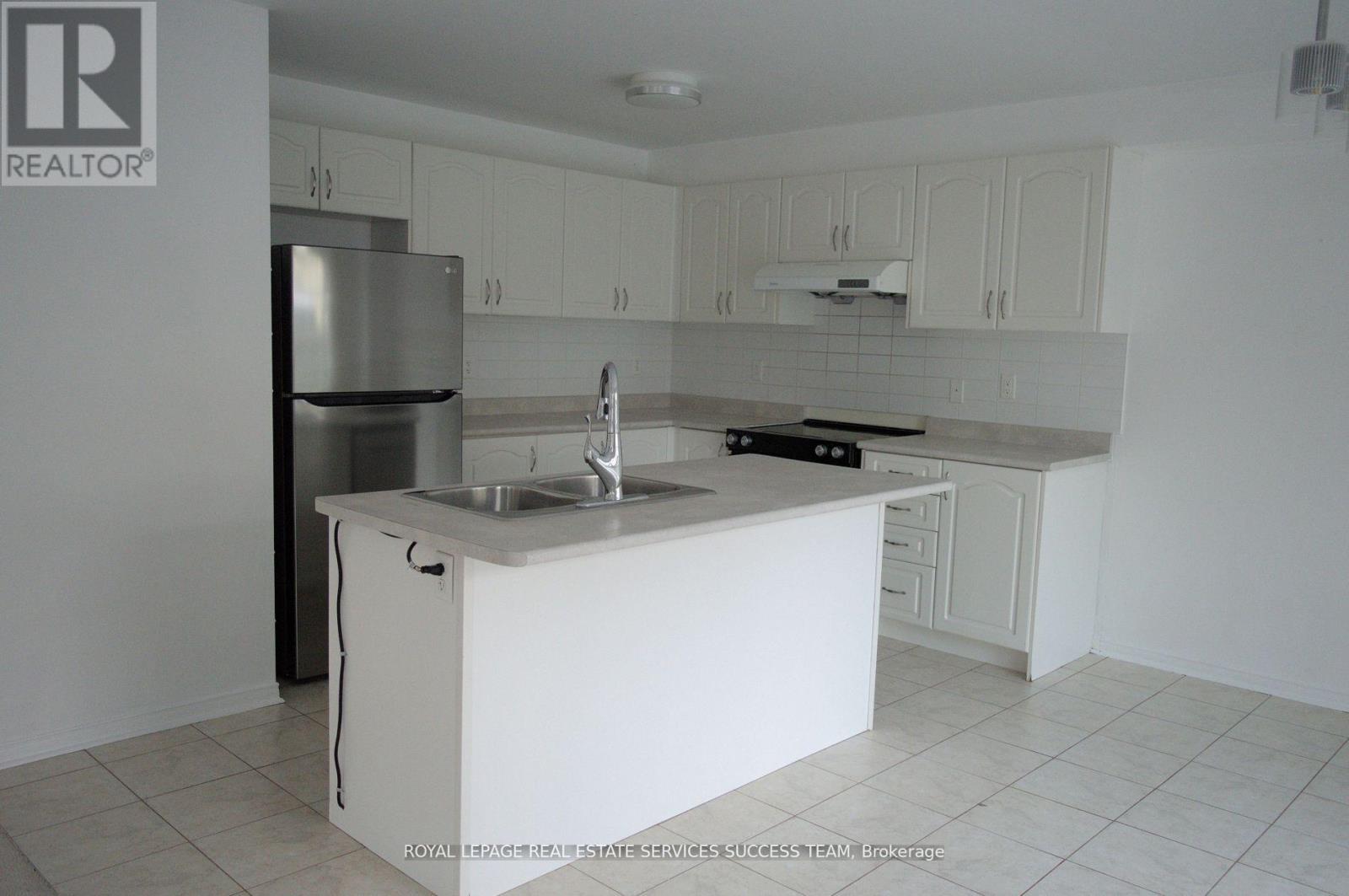 1129 Beneford Road, Oshawa, Ontario  L1K 0A1 - Photo 7 - E12548094