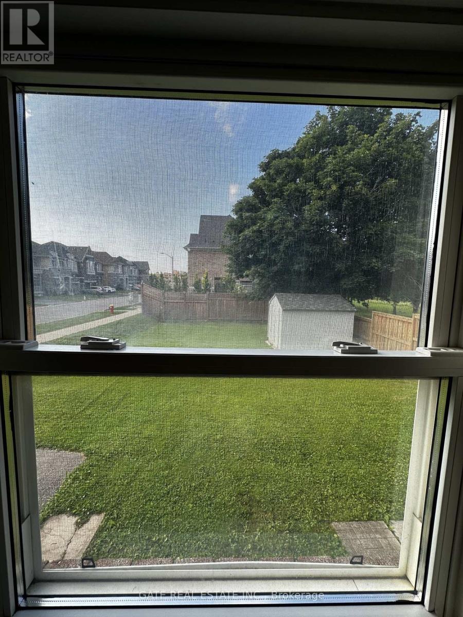 86 Bond Crescent, Richmond Hill, Ontario  L4E 3K7 - Photo 15 - N12548096