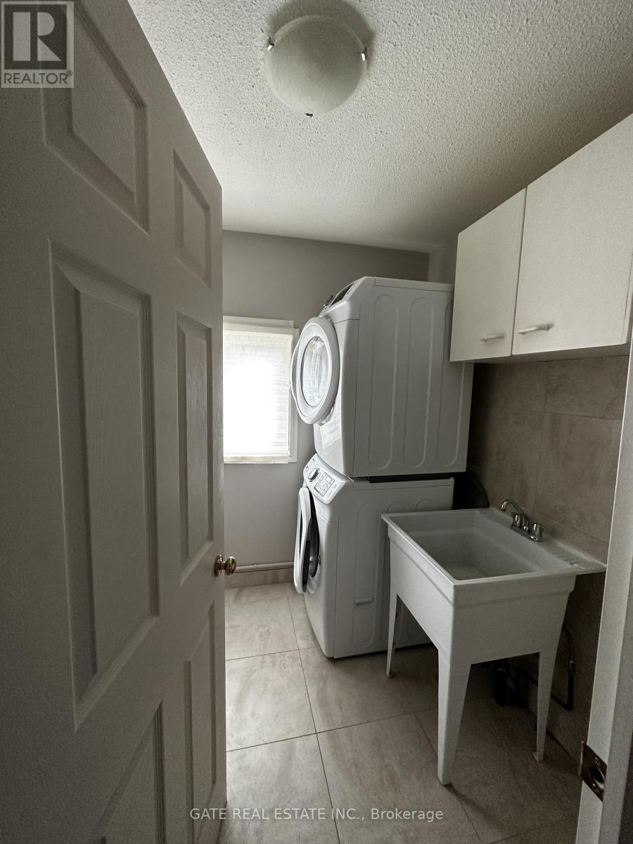 86 Bond Crescent, Richmond Hill, Ontario  L4E 3K7 - Photo 6 - N12548096